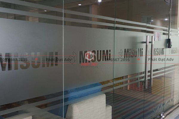 Cắt chữ decal phục vụ sự kiện, hội chợ triển lãm
