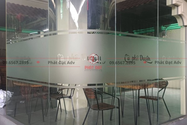 Cắt chữ decal trang trí nội thất nhà ở