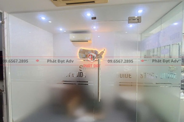 Tham khảo mẫu sản phẩm cắt chữ decal đã gia công trước đó