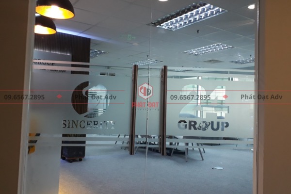 Tiết kiệm chi phí mà vẫn đảm bảo thẩm mỹ khi cắt chữ decal giá sỉ