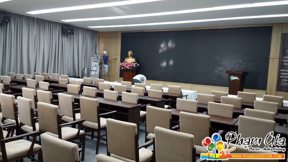 Thi Công Sân Khấu Hội Trường Giá Rẻ