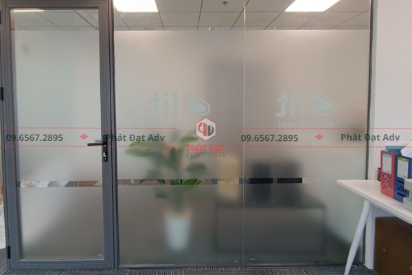 Kinh nghiệm chọn lựa đơn vị gia công cắt chữ decal giá sỉ uy tín