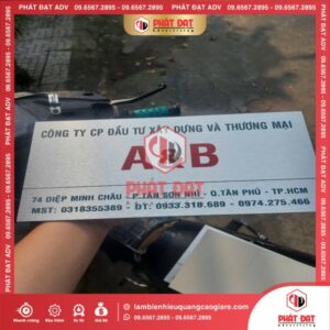 làm bảng tên công ty alu in uv