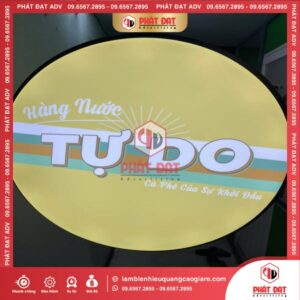 làm biển hiệu biển vẫy mica in uv hút nổi