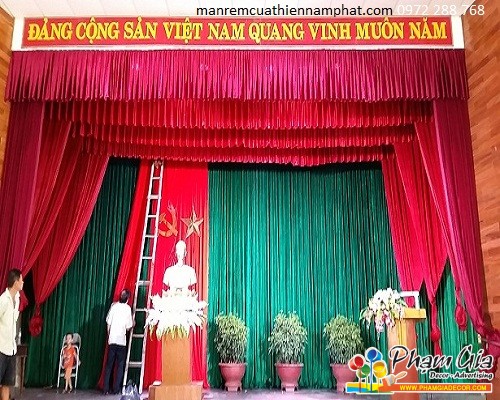 thi cong san khau gia re