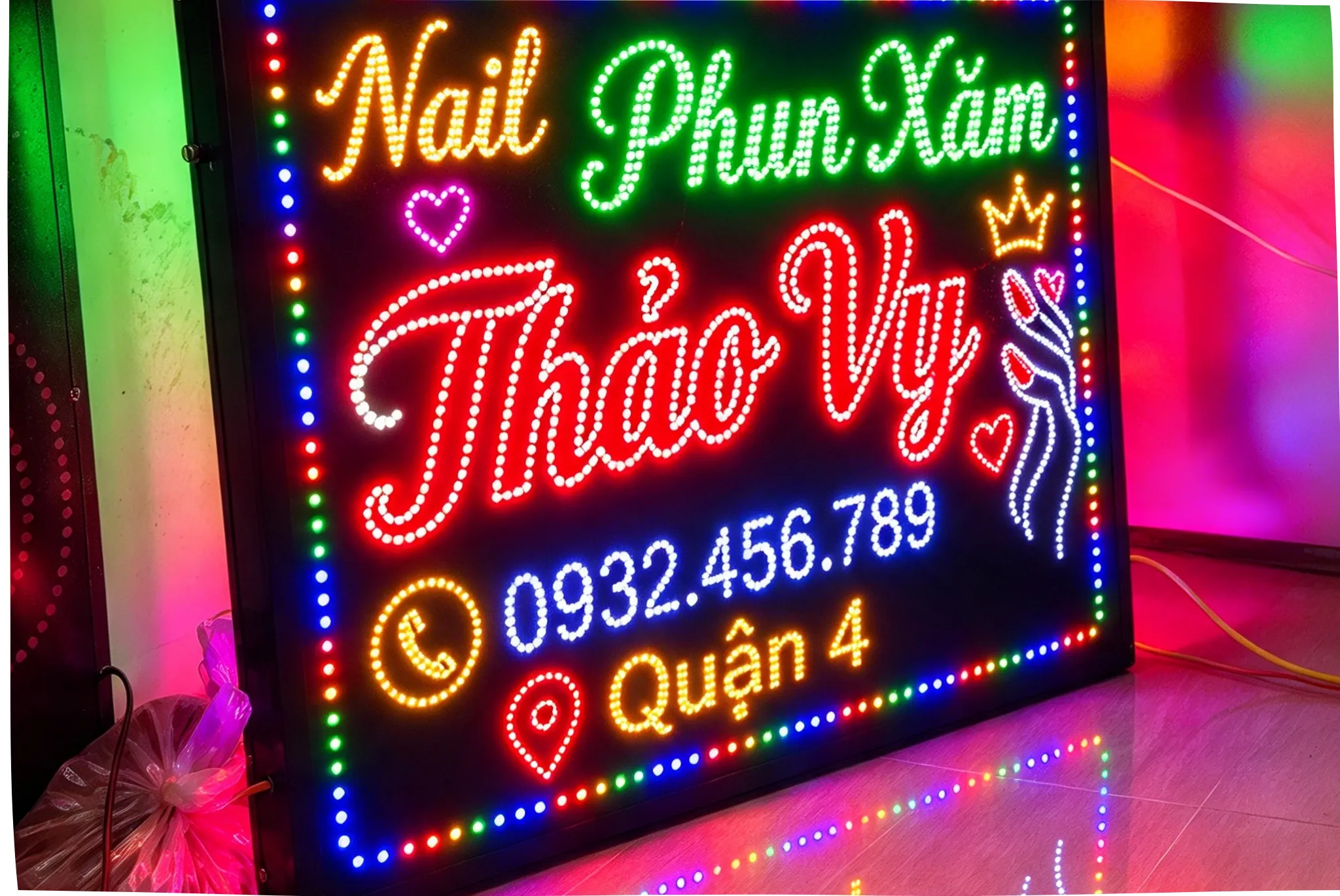 Làm Biển LED Quận 4 Phun Xăm Thảo Vy Mẫu Đẹp, Giá Tốt